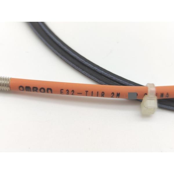 中古 オムロン OMRON E32-T11R ※表示は2mですが 実測1m