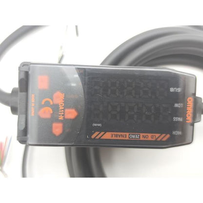 箱いたみあり 未使用 オムロン OMRON ZX-LDA11-N 12to24VDC 2m