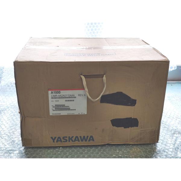 箱汚れいたみあり 新品 安川電機　CIMR-AA2A0110AAA