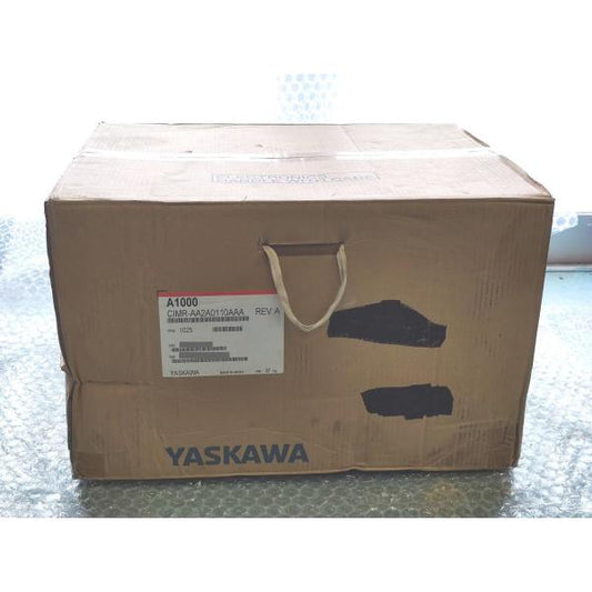 箱汚れいたみあり 新品 安川電機　CIMR-AA2A0110AAA