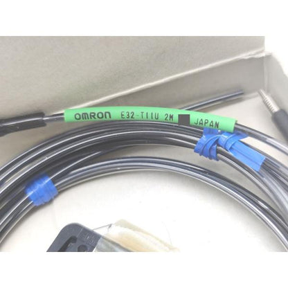 3点セット 箱いたみあり ネジ2袋なし 中古か未使用か不明 オムロン OMRON E32-T11U 2m
