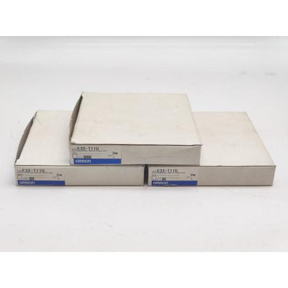 3点セット 箱いたみあり ネジ2袋なし 中古か未使用か不明 オムロン OMRON E32-T11U 2m