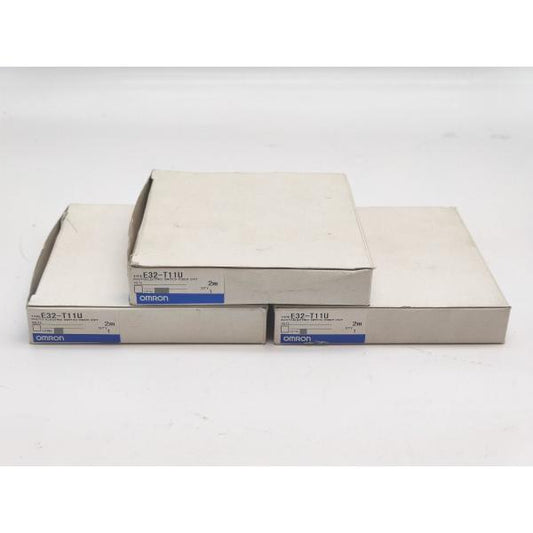 3点セット 箱いたみあり ネジ2袋なし 中古か未使用か不明 オムロン OMRON E32-T11U 2m