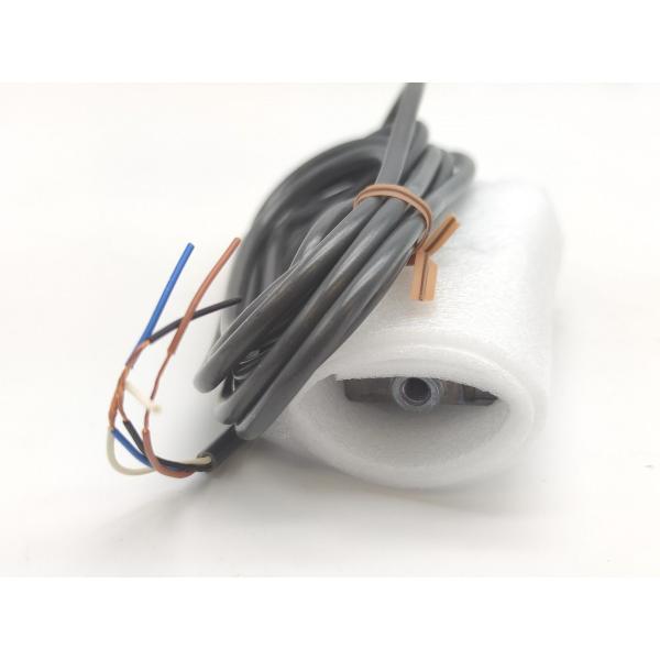 箱汚れ・いたみあり 新品 オムロン OMRON E8CC-AN0C 12 to 24VDC 5点セット その1