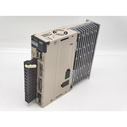中古 安川電機 YASKAWA SGDV-R70F11A その1