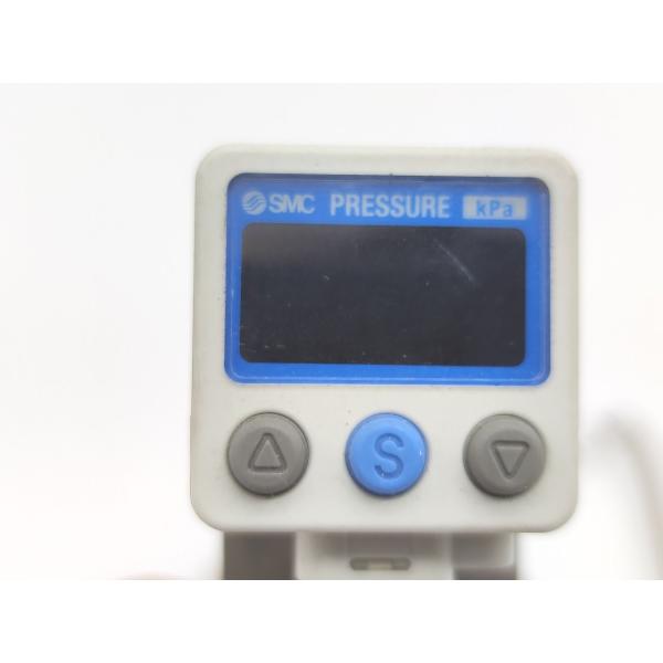 中古 SMC ZSE40AF-01-X-M
