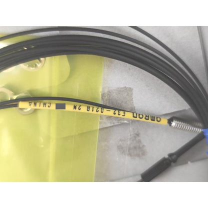 2点セット 新品 オムロン OMRON E32-D21B 2m