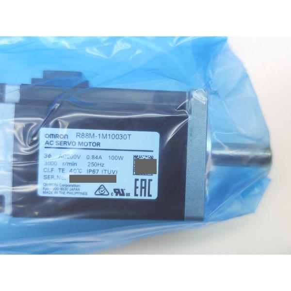 箱開封済み 未使用 オムロン OMRON R88M-1M10030T