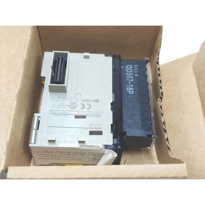 中古か未使用か不明 箱ボールペン書込あり 箱と本体のみ オムロン CJ1W-ID211 OMRON