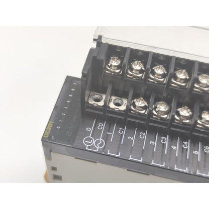 中古 オムロン OMRON CJ1W-OC201 4点セット うち１点ネジ2個なし