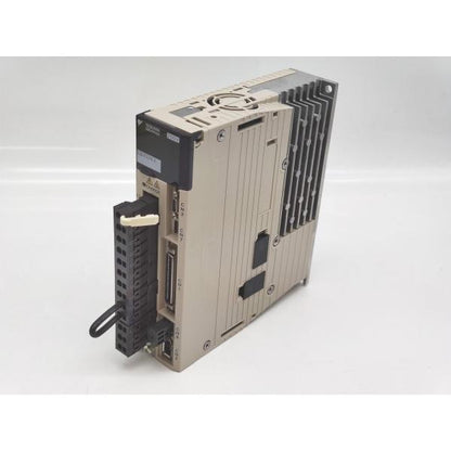 中古か未使用か不明 安川電機 YASKAWA SGDV-R70A01A