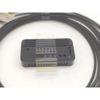 箱汚れあり 未使用 オムロン OMRON 付属品にテープ貼り付けあり E32-T51 2m