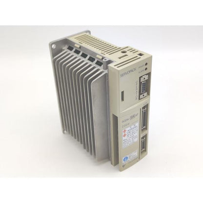 汚れあり 中古 安川電機 YASKAWA SGDA-04AP