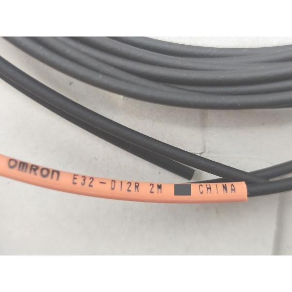 2点セット 箱汚れあり 未使用 オムロン OMRON E32-D12R 2m