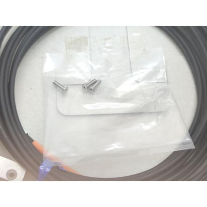 2点セット 箱いたみあり ネジ1本不足 中古か未使用か不明 オムロン OMRON E32-T15YR 2m