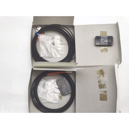 2点セット 箱いたみあり ネジ1本不足 中古か未使用か不明 オムロン OMRON E32-T15YR 2m