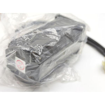 箱いたみあり 新品 安川電機 YASKAWA SGM-04A312