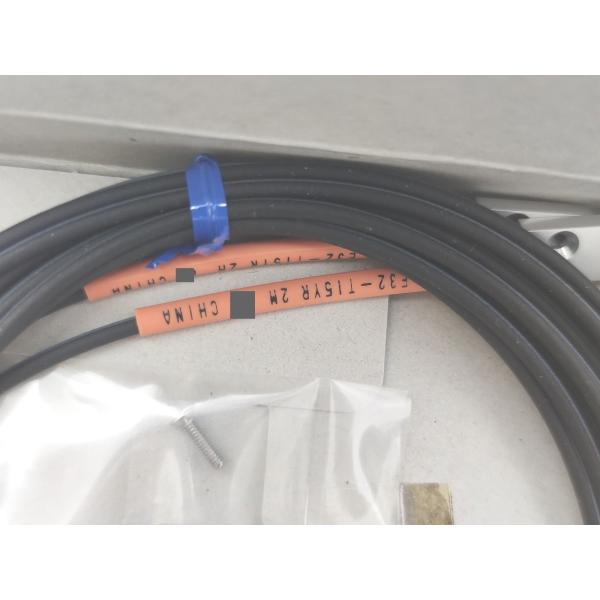 5点セット 箱汚れあり 新品 オムロン OMRON E32-T15YR 2m
