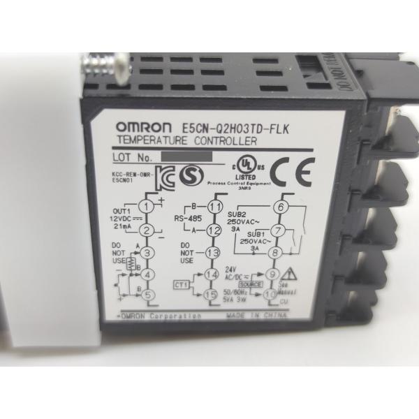 新品 オムロン OMRON E5CN-Q2H03TD-FLK 24V AC/DC