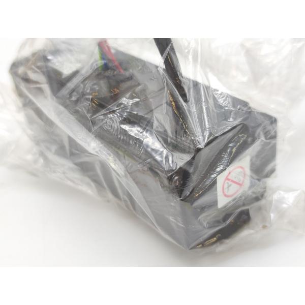 箱汚れあり 新品 安川電機 YASKAWA SGM-02A312B