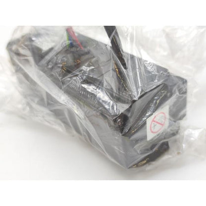箱汚れあり 新品 安川電機 YASKAWA SGM-02A312B