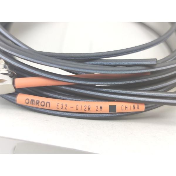 2点セット 新品 オムロン OMRON E32-D12R 2m