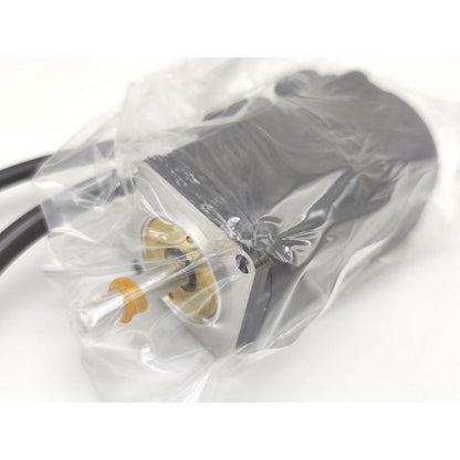 箱いたみあり 新品 安川電機 YASKAWA SGMAH-A5AAA21