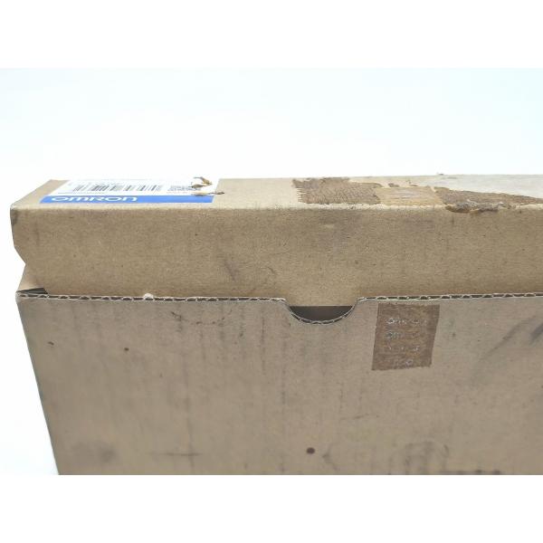 箱開封済み 箱いたみよごれマジック書込あり 未使用 オムロン C200HW-COM01 OMRON