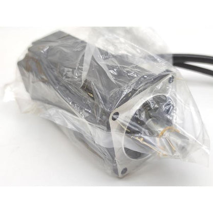 箱いたみあり 新品 安川電機 YASKAWA SGM-04A312 その1