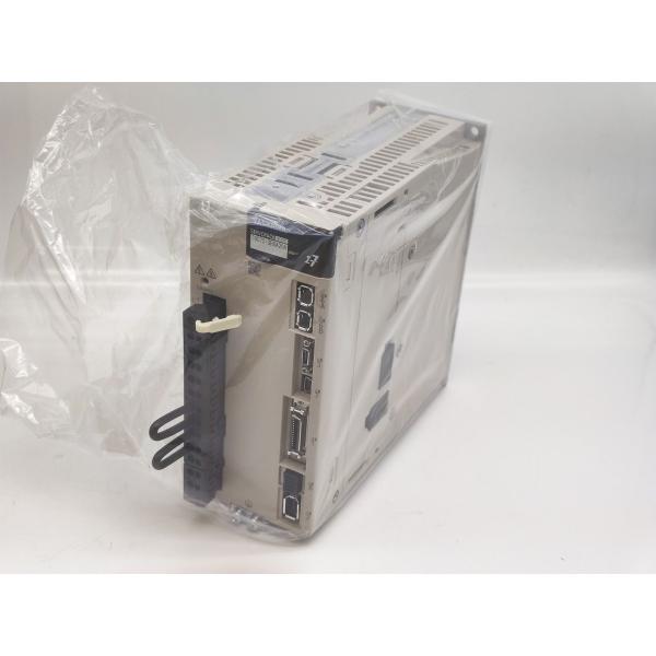 新品 安川電機 YASKAWA SGD7S-3R8A20A