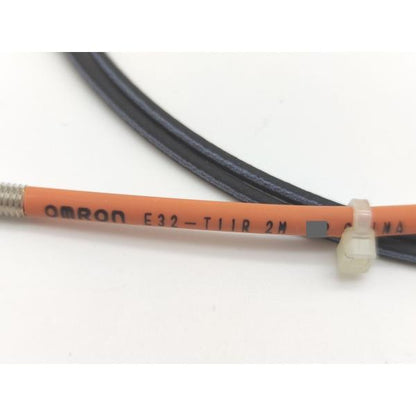 中古　オムロン OMRON　E32-T11R　※表示は2mですが 実測1m