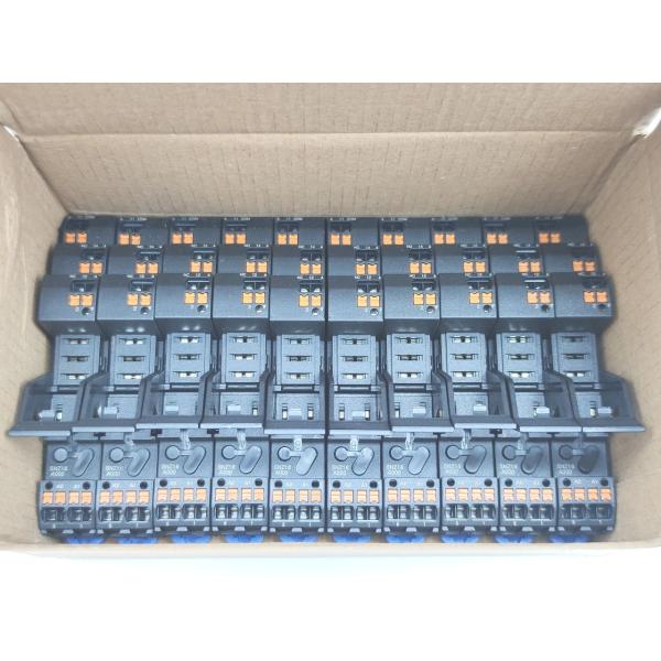 箱いたみあり 新品 IDEC SJ1S-21L 300V 12A 10個×15箱