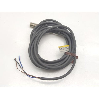 ※箱と中身が違います 中古 E2E-X1R5F2 オムロン OMRON 12to24VDC 2m 5点セット その1