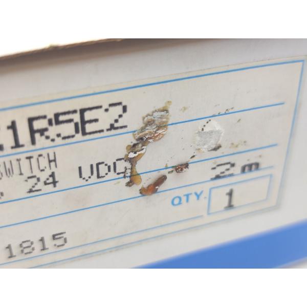 ※箱と中身が違います 中古 E2E-X1R5F2 オムロン OMRON 12to24VDC 2m 5点セット その1