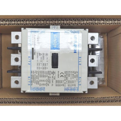 箱いたみあり 未使用 三菱 MITSUBISHI S-N220 AC200V 2a2b
