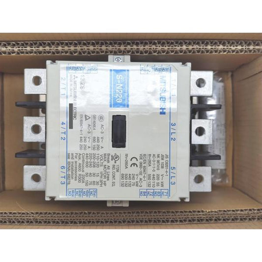 箱いたみあり 未使用 三菱 MITSUBISHI S-N220 AC200V 2a2b
