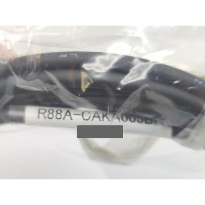 新品 オムロン OMRON R88A-CAKA005BR