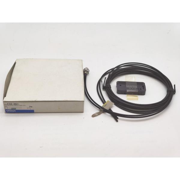 箱汚れあり 付属品テープあり オムロン OMRON　未使用 E32-D51　2m