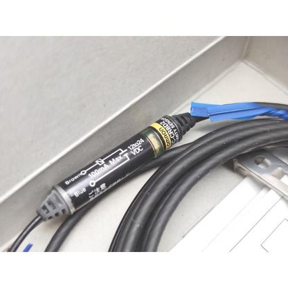 3台セット 新品 オムロン OMRON E2EC-CR8D2 2m 12to24VDC