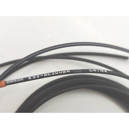 箱汚れあり 新品 オムロン OMRON E32-DC200BR 2m