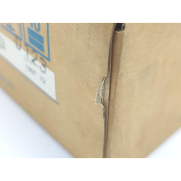 箱汚れあり 新品 安川電機 YASKAWA SGM-02A312B その2