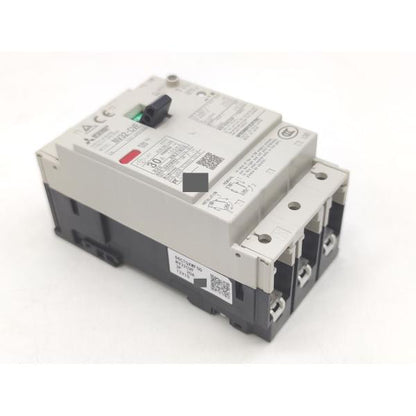 箱汚れありマーカー書き込みあり 2022年 新品 三菱 MITSUBISHI NV32-CVF 3P 30A 100mA